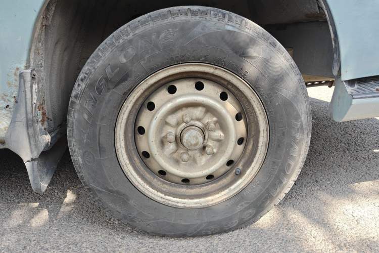 Used Foton Scenic 2012 2.0L Express Classic Short-Wheelbase Version 491EQ4A Right Front Wheel Hub