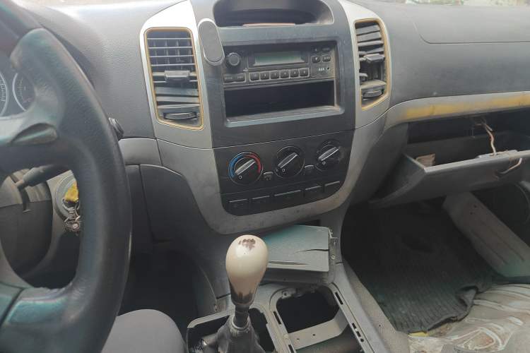 Used Foton Scenic 2012 2.0L Express Classic Short-Wheelbase Version 486EQV4 Audio And AC Panel