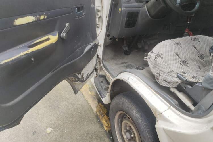 Used Foton Scenic 2012 2.0L Express Classic Short-Wheelbase Version 491EQ4A Driver Seat