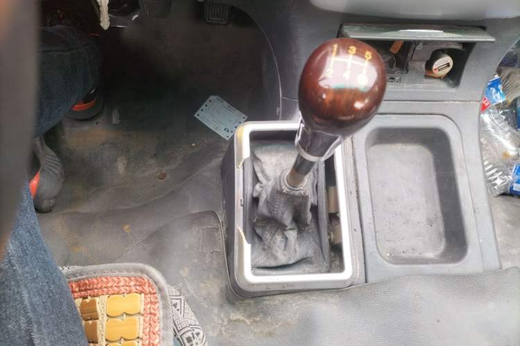 Used Foton Scenic 2012 2.0L Express Classic Long-Wheelbase Version 486EQV4 Gear Lever