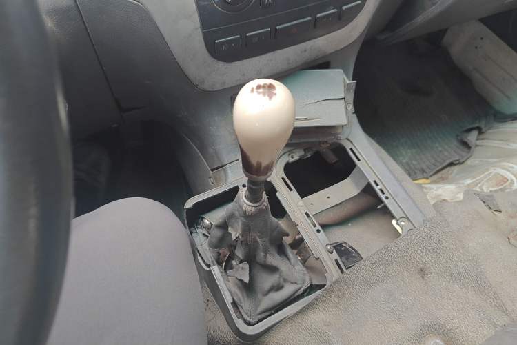 Used Foton Scenic 2012 2.0L Express Classic Short-Wheelbase Version 486EQV4 Gear Lever