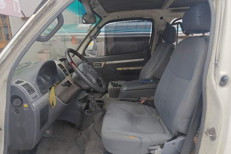 Used Foton Scenic 2012 2.0L Express Classic Short-Wheelbase Version 486EQV4 Left Front Seat
