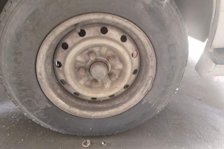 Used Foton Scenic 2012 2.0L Express Classic Short-Wheelbase Version 491EQ4A Right Front Wheel Hub