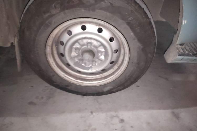 Used Foton Scenic 2012 2.0L Express Classic Long-Wheelbase Version 486EQV4 Right Front Wheel Hub