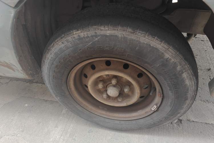 Used Foton Scenic 2012 2.0L Express Classic Short-Wheelbase Version 486EQV4 Right Front Wheel Hub