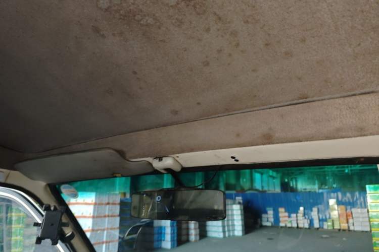 Used Foton Scenic 2014 2.5T Express Classic Long-Wheelbase High-Roof Version with 4J25TC Engine Headliner