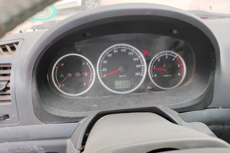 Used Foton Scenic 2014 2.5T Express Standard Long-Wheelbase High-Roof Version with 4J25TC Powertrain Instrument Cluster