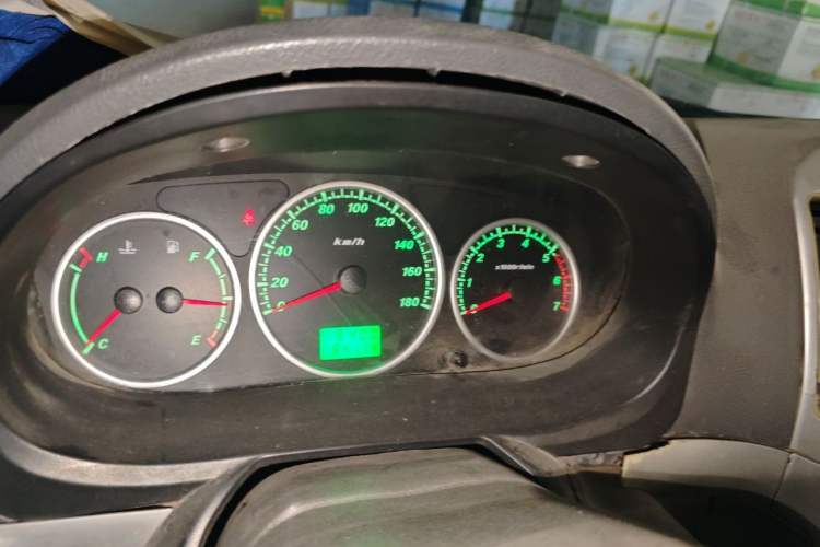 Used Foton Scenic 2014 2.5T Express Classic Long-Wheelbase High-Roof Version with 4J25TC Engine Instrument Cluster