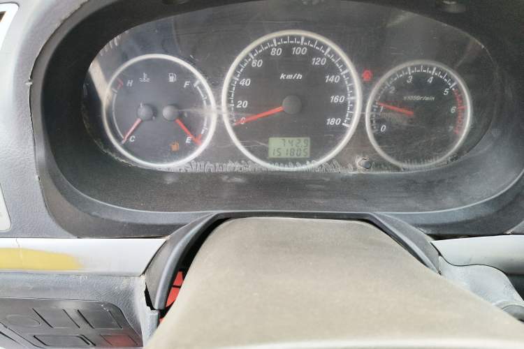 Used Foton Scenic 2014 2.0L Express Standard Long-Wheelbase High-Roof Version 486EQV4 Odometer Close Up