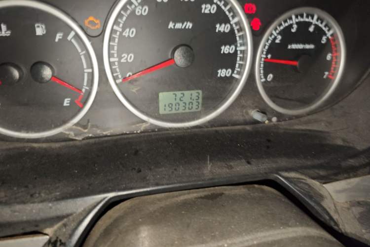 Used Foton Scenic 2014 2.0L Express Classic Long-Wheelbase Low-Roof 4Y20M Odometer Close Up
