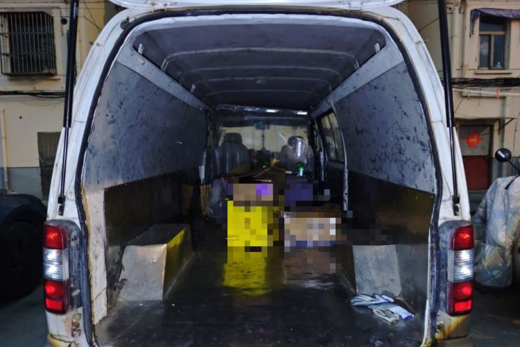 Used Foton Scenic 2014 2.0L Express Classic Long-Wheelbase Low-Roof 4Y20M Trunk