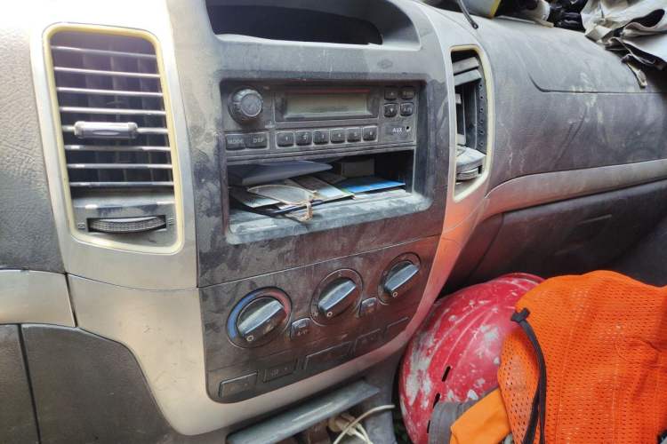 Used Foton Scenic 2014 2.0L Express Classic Short-Wheelbase Low-Roof 491EQ4A Audio And AC Panel