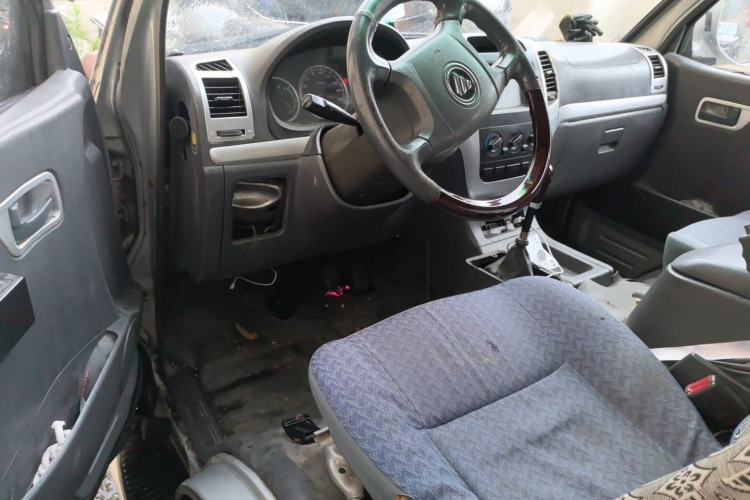 Used Foton Scenic 2014 2.0L Express Classic Short-Wheelbase Low-Roof 486EQV4 Driver Seat