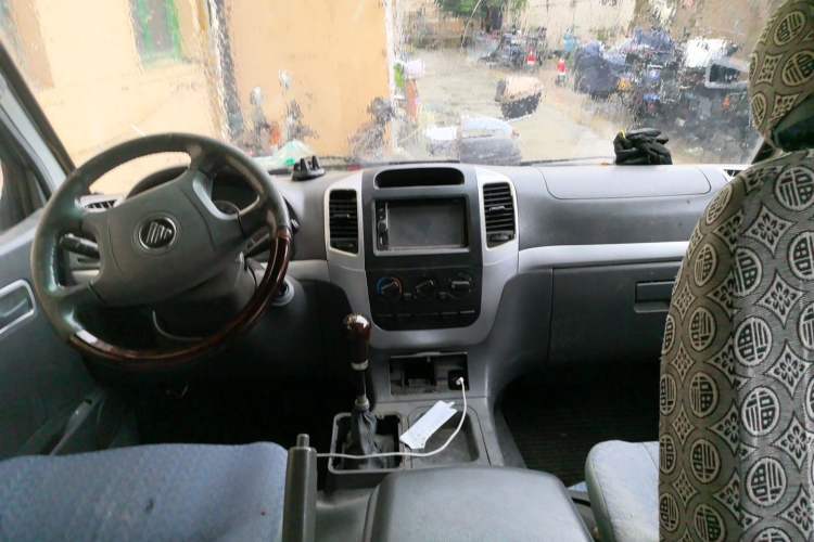 Used Foton Scenic 2014 2.0L Express Classic Short-Wheelbase Low-Roof 486EQV4 Headliner
