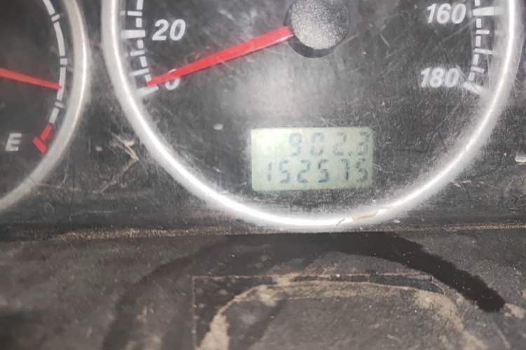 Used Foton Scenic 2014 2.5T Express Classic Long-Wheelbase Low-Roof Model 4J25TC Odometer Close Up