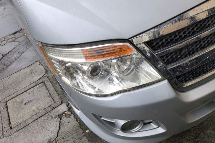 Used Foton Scenic 2014 2.0L Express Classic Short-Wheelbase Low-Roof 486EQV4 Right Front Headlight