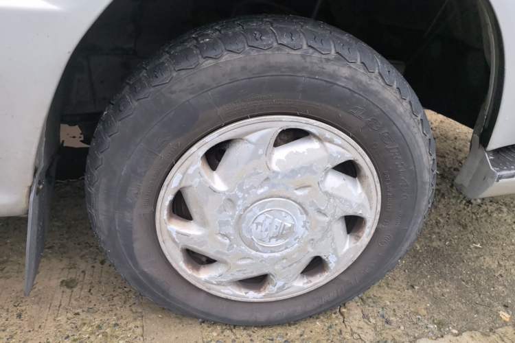 Used Foton Scenic 2014 2.0L Express Classic Short-Wheelbase Low-Roof 486EQV4 Right Front Wheel Hub
