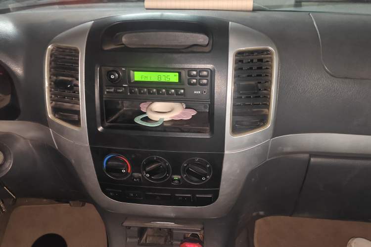 Used Foton Scenic 2014 2.0L Express Standard Long-Wheelbase Low-Roof Version 486EQV4 Audio And AC Panel