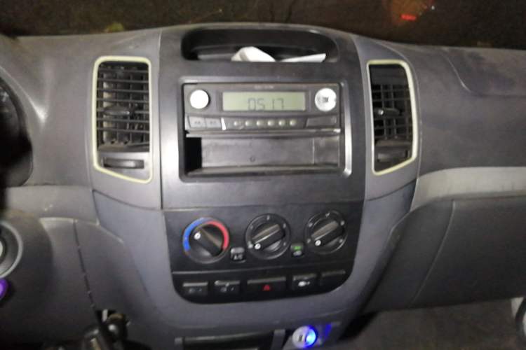 Used Foton Scenic 2014 2.0L Express Classic Short-Wheelbase High-Roof 491EQ4A Audio And AC Panel