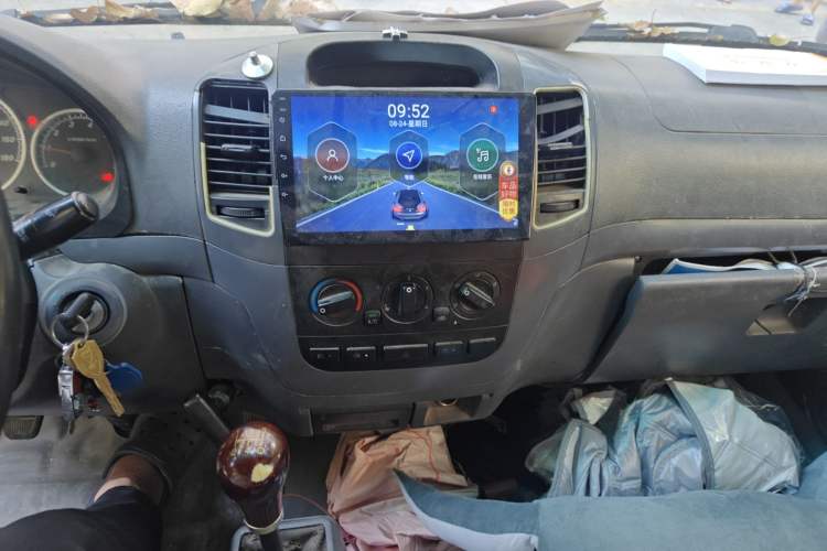 Used Foton Scenic 2014 2.0L Express Standard Long-Wheelbase Low-Roof 4Q20M Audio And AC Panel