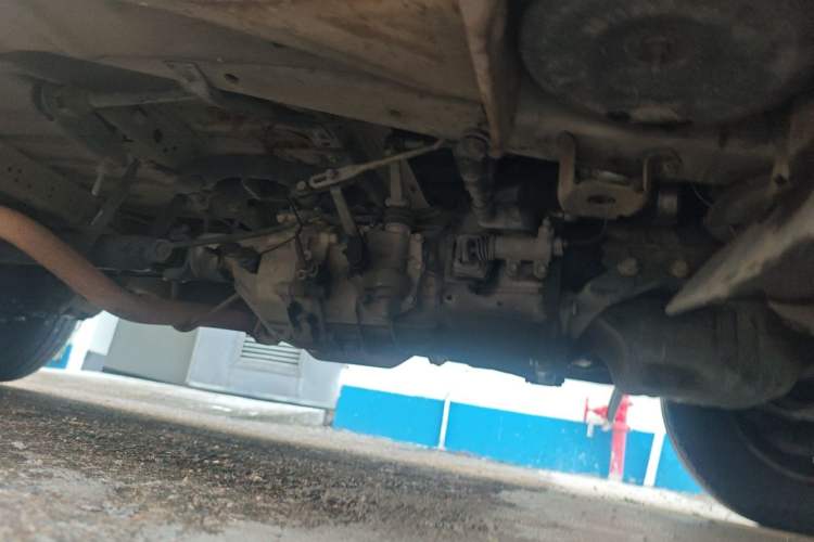 Used Foton Scenic 2014 2.0L Express Classic Short-Wheelbase High-Roof Version 486EQV4 Chassis Front Right