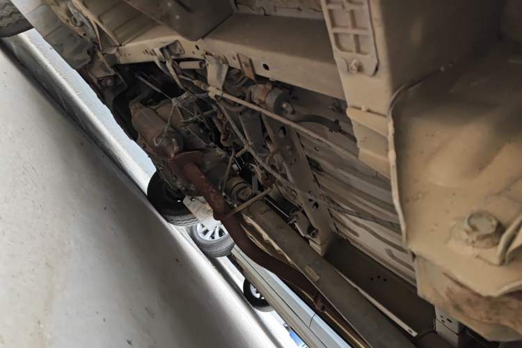 Used Foton Scenic 2014 2.0L Express Classic Short-Wheelbase Low-Roof 491EQ4A Chassis Rear Left