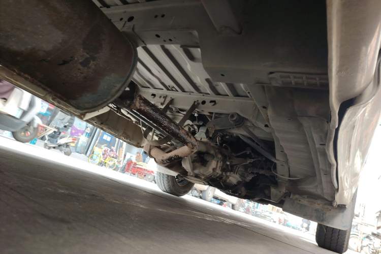 Used Foton Scenic 2014 2.2L Express Classic Long-Wheelbase Low-Roof 491EQ4 Chassis Rear Right
