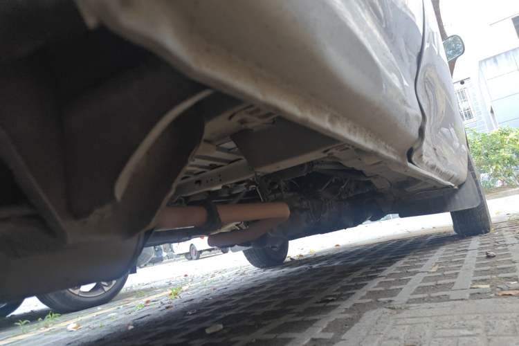 Used Foton Scenic 2014 2.0L Express Standard Long-Wheelbase Low-Roof 4Q20M Chassis Rear Right