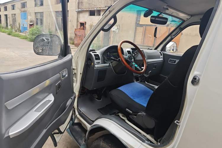Used Foton Scenic 2014 2.0L Express Standard Short-Wheelbase Low-Roof 491EQ4A Driver Seat