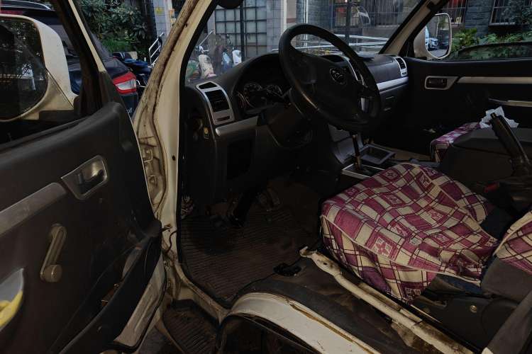 Used Foton Scenic 2014 2.0L Express Classic Long-Wheelbase Low-Roof 4Q20M1 Driver Seat
