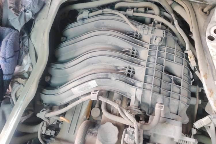 Used Foton Scenic  Engine Bay Left