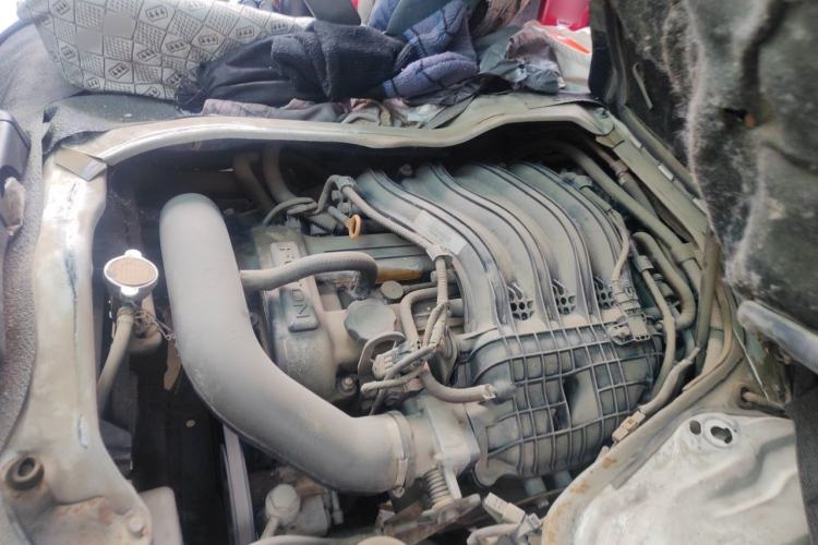 Used Foton Scenic  Engine Bay