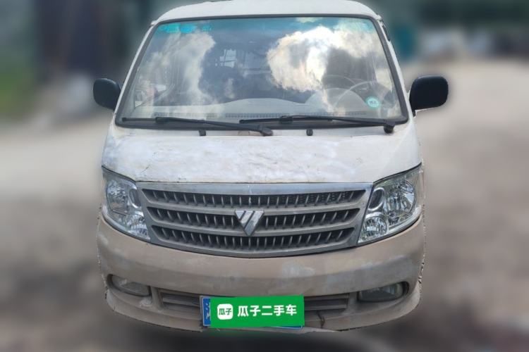 Used Foton Scenic 2014 2.5T Express Standard Long-Wheelbase Low-Roof Version with 4J25TC Engine Front