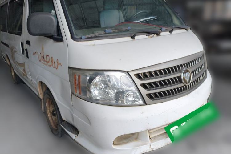 Used Foton Scenic  Front Right 45 Deg