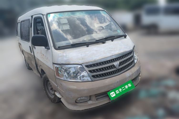 Used Foton Scenic 2014 2.5T Express Standard Long-Wheelbase Low-Roof Version with 4J25TC Engine Front Right 45 Deg