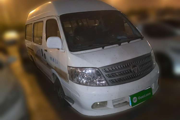 Used Foton Scenic 2014 2.0L Express Classic Short-Wheelbase High-Roof 491EQ4A Front Right 45 Deg