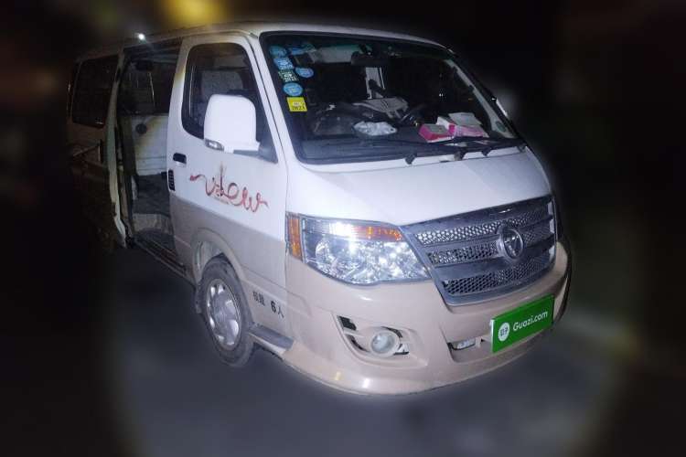 Used Foton Scenic 2014 2.0L Express Classic Short-Wheelbase Low-Roof 4Q20M Front Right 45 Deg