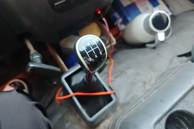 Used Foton Scenic 2014 2.0L Express Classic Short-Wheelbase High-Roof Version 486EQV4 Gear Lever