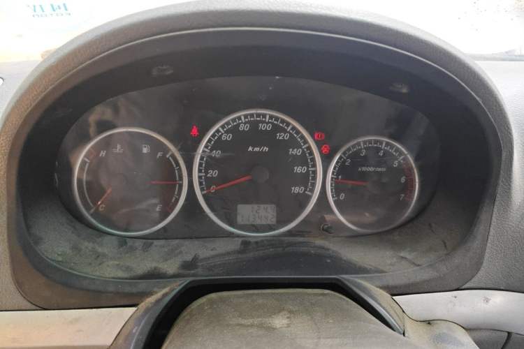Used Foton Scenic 2014 2.5T Express Classic Long-Wheelbase High-Roof Version with 4J25TC Engine Instrument Cluster