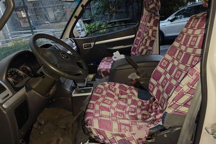 Used Foton Scenic 2014 2.0L Express Classic Long-Wheelbase Low-Roof 4Q20M1 Left Front Seat