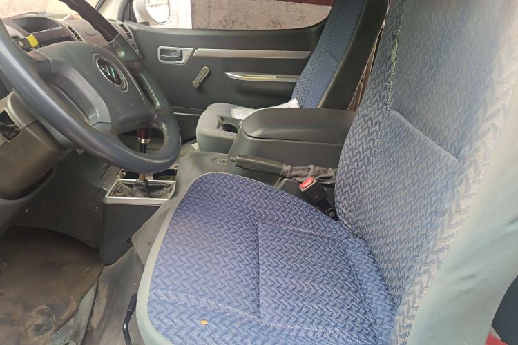 Used Foton Scenic 2014 2.0L Express Classic Short-Wheelbase Low-Roof 4Q20M Left Front Seat