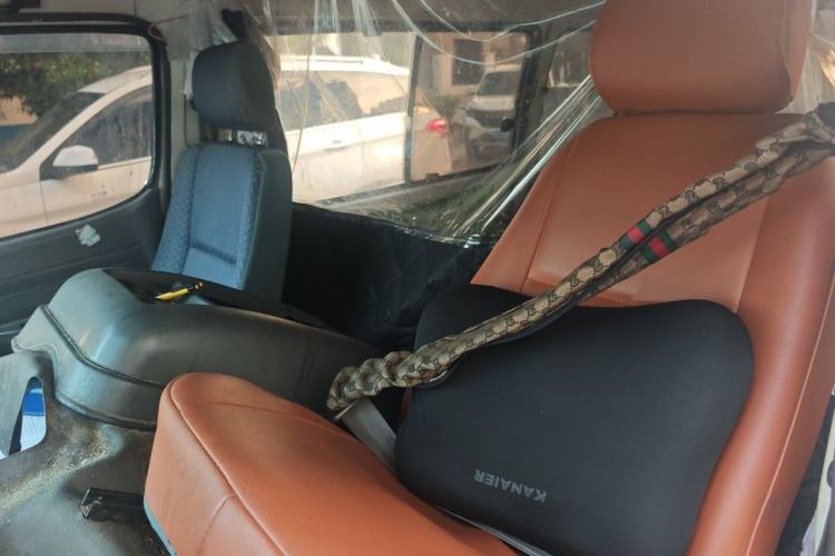 Used Foton Scenic 2014 2.0L Express Classic Short-Wheelbase High-Roof Version 486EQV4 Left Rear Seat