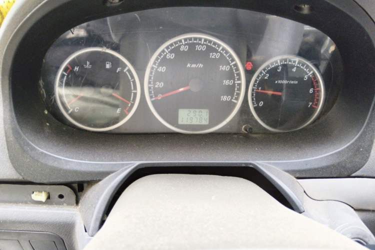 Used Foton Scenic 2014 2.0L Express Classic Long-Wheelbase High-Roof 4Q20M Odometer Close Up
