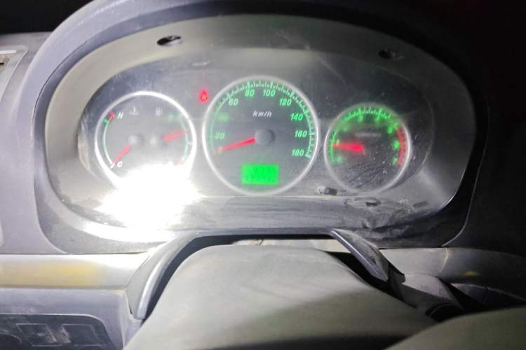 Used Foton Scenic 2014 2.5T Express Classic Short-Wheelbase Low-Roof 4J25TC Odometer Close Up