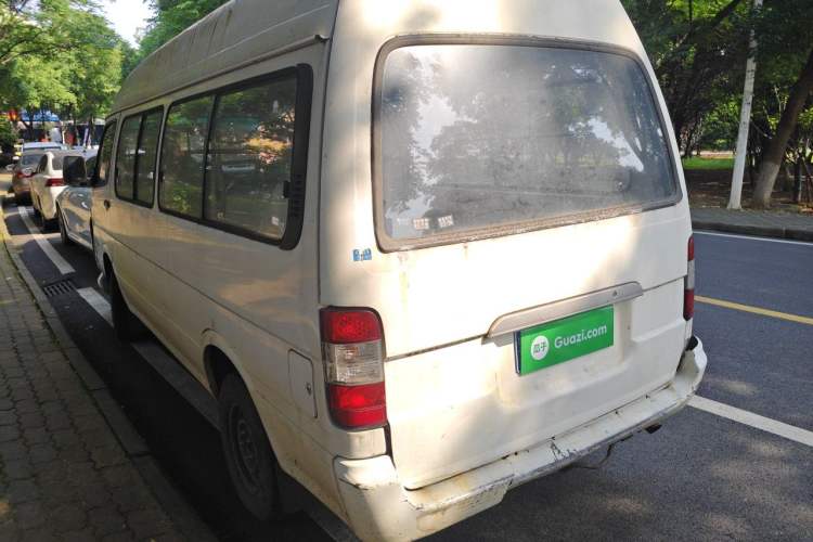 Used Foton Scenic 2014 2.5T Express Classic Long-Wheelbase High-Roof Version with 4J25TC Engine Rear Left 45 Deg