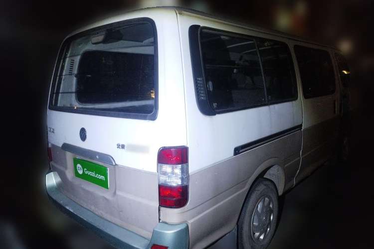Used Foton Scenic 2014 2.0L Express Classic Short-Wheelbase Low-Roof 4Q20M Rear Right 45 Deg
