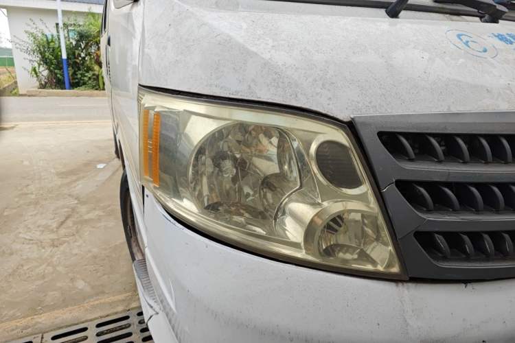 Used Foton Scenic 2014 2.0L Express Classic Short-Wheelbase Low-Roof 491EQ4A Right Front Headlight