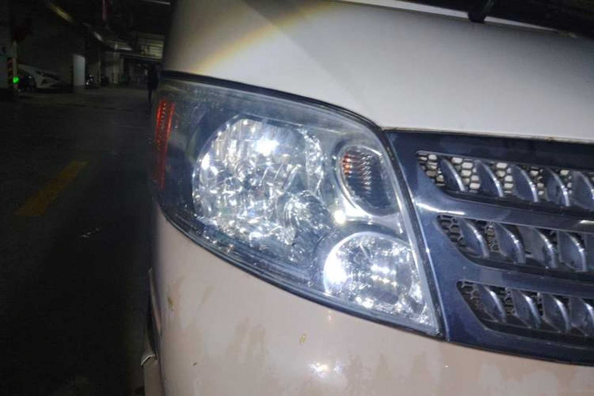 Used Foton Scenic 2014 2.0L Express Classic Short-Wheelbase Low-Roof 4Y20M Right Front Headlight