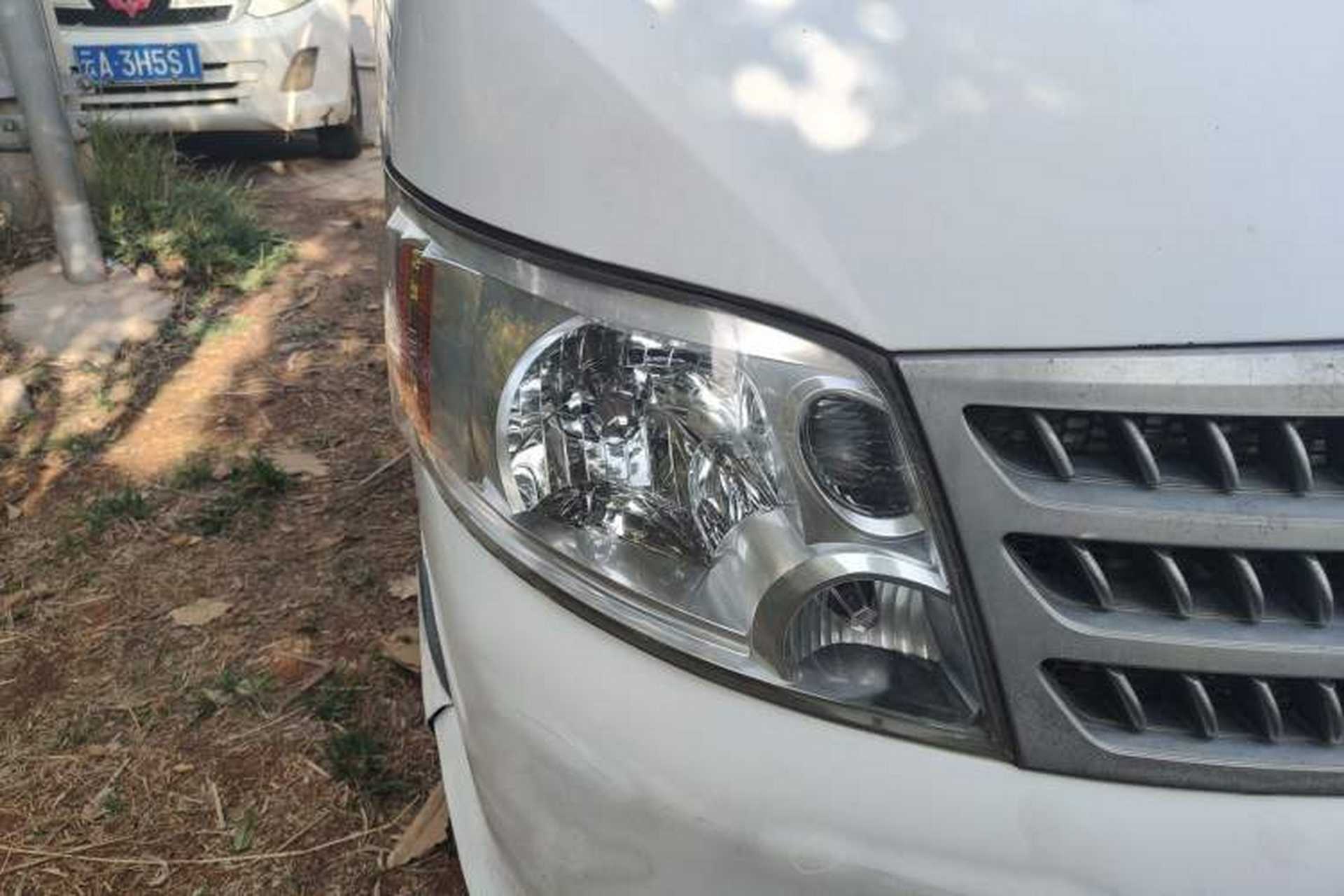 Used Foton Scenic 2014 2.0L Express Classic Short-Wheelbase High-Roof 491EQ4A Right Front Headlight