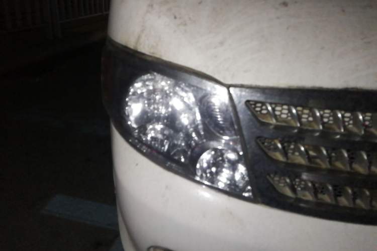 Used Foton Scenic 2014 2.0L Express Classic Short-Wheelbase High-Roof 491EQ4A Right Front Headlight